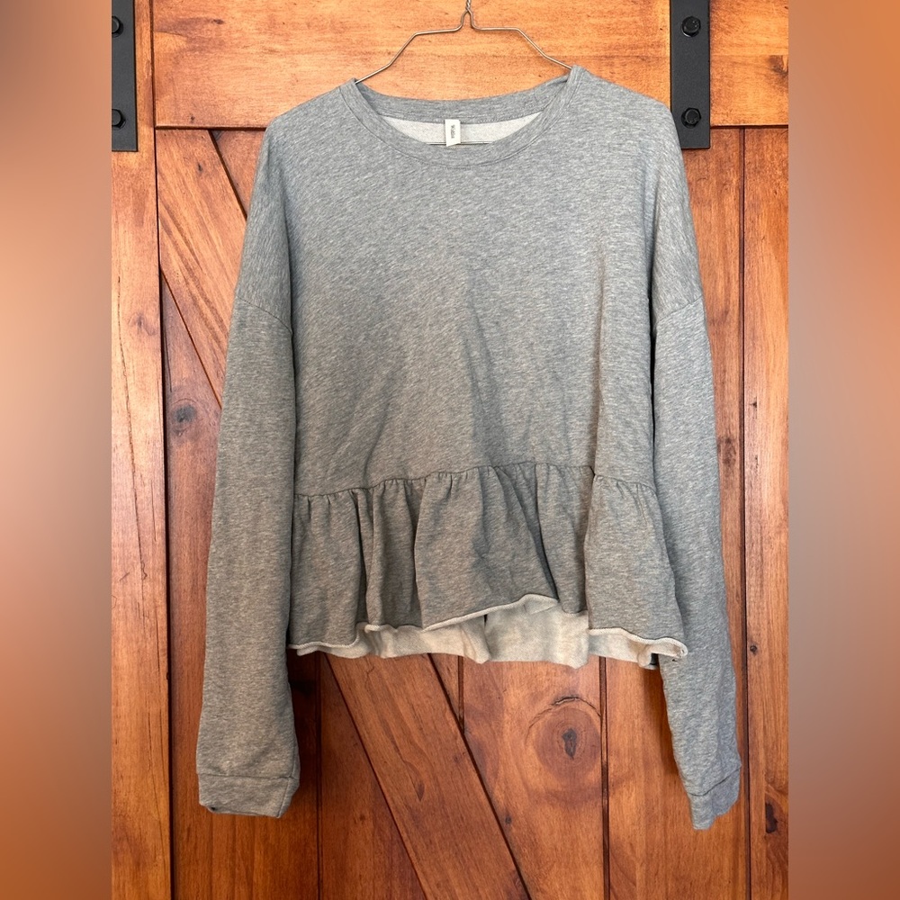 Sweatshirt with Ruffle Detail M/L